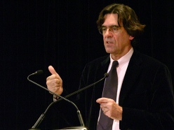 Luc Ferry
